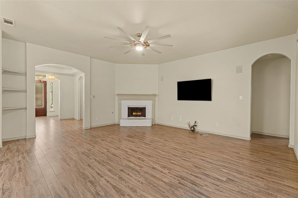 2212 Creek Crossing Drive Property Photo 5