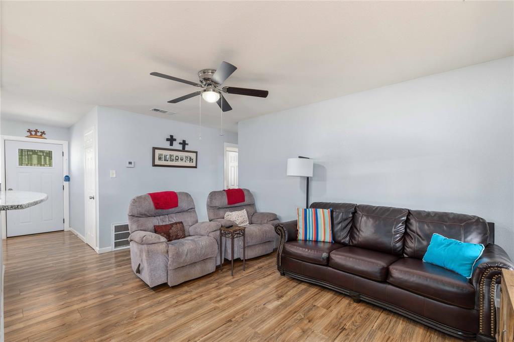 2301 Main Boulevard Property Photo 6