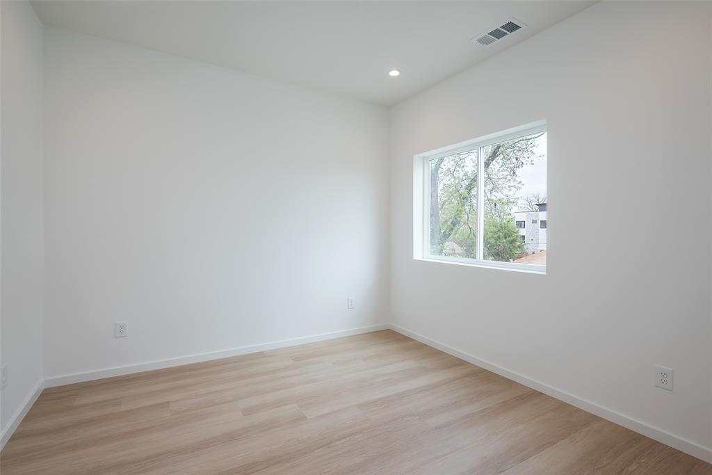 2228 Aarhus Way Property Photo 17