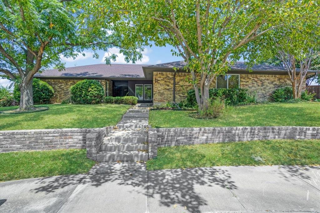 2149 Willow Place A & B Property Photo 1