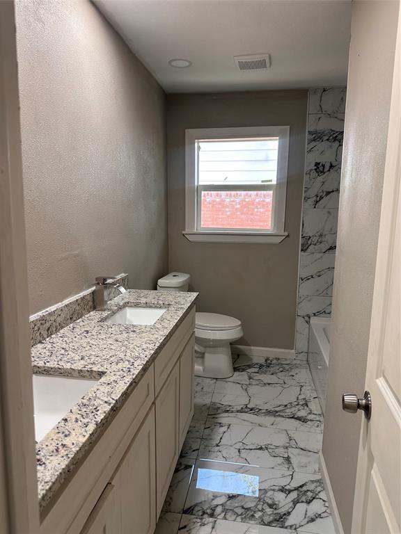 819 W State Street Property Photo 11