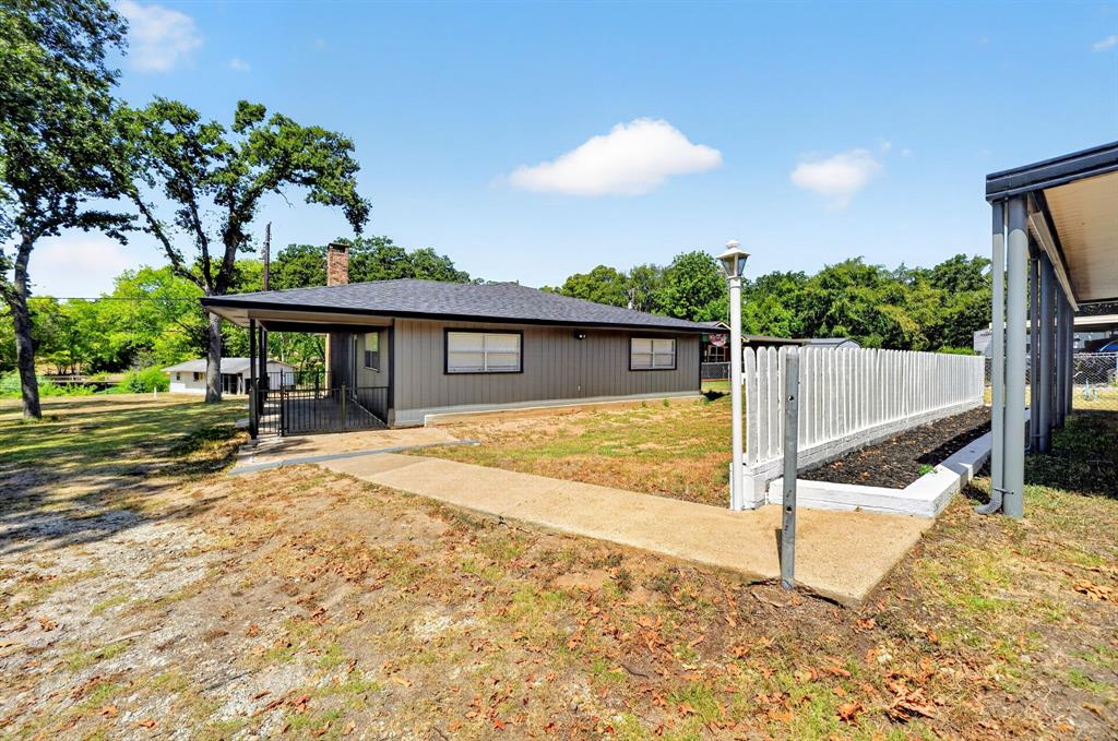9458 Lakeland Loop Property Photo 1
