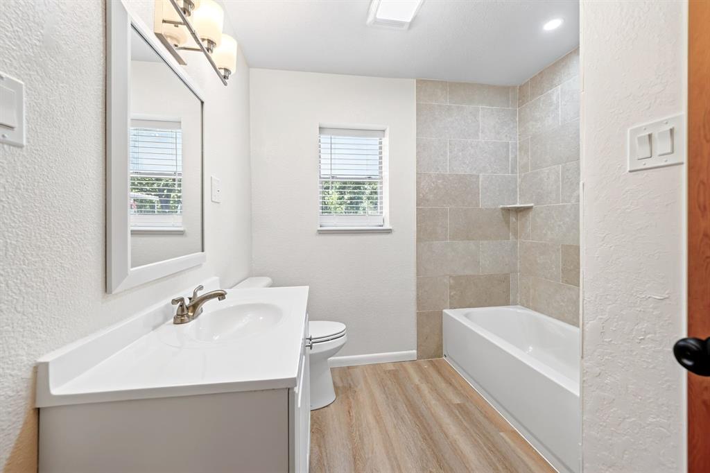 9458 Lakeland Loop Property Photo 8