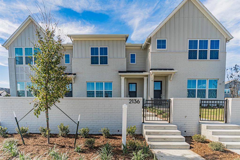 2146 Village Walk Place Property Photo 1