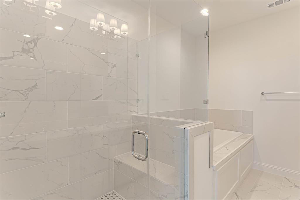 2146 Village Walk Place Property Photo 6
