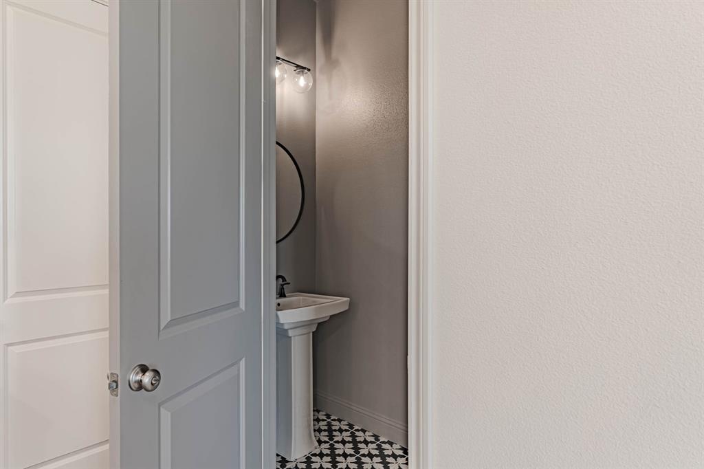 2146 Village Walk Place Property Photo 9