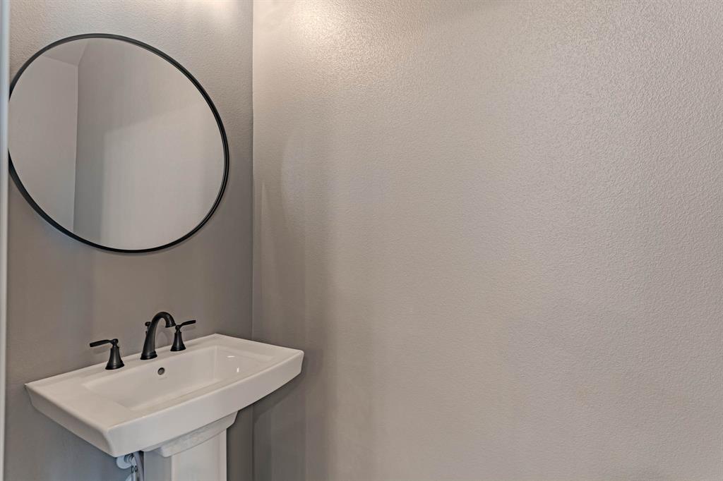 2146 Village Walk Place Property Photo 10