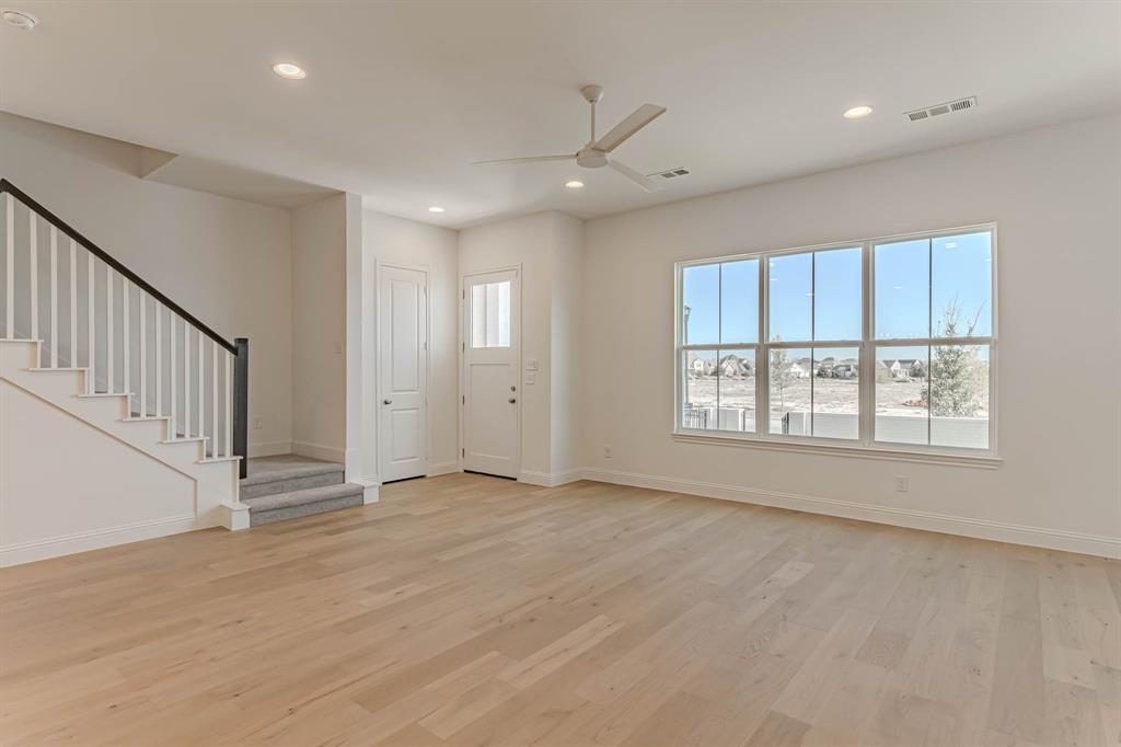 2146 Village Walk Place Property Photo 24