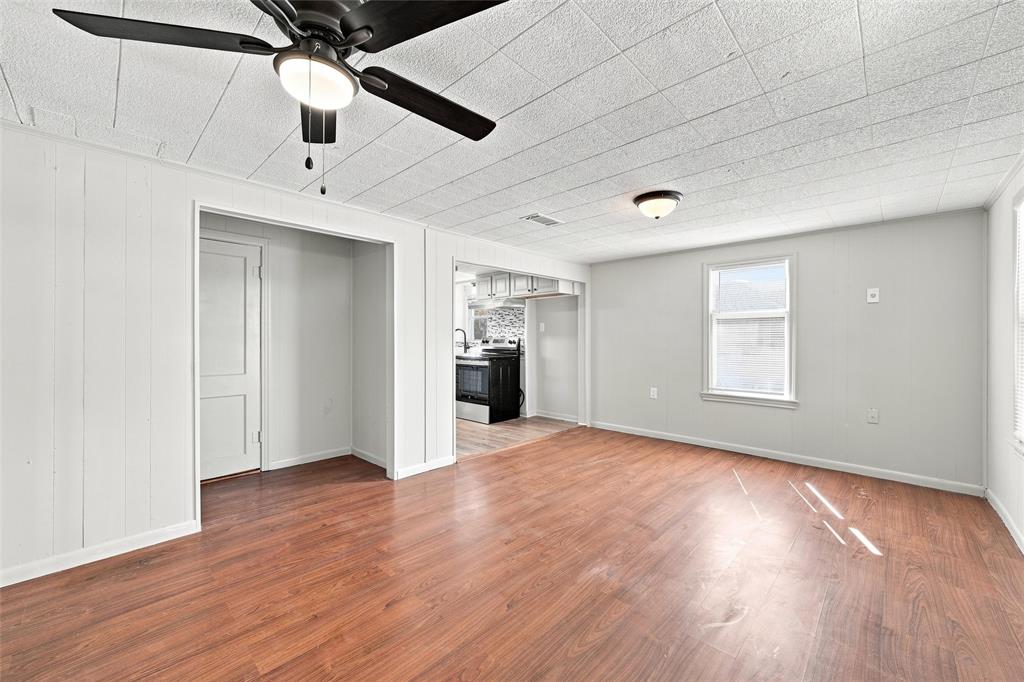 3216 Pewitt Drive Property Photo 3