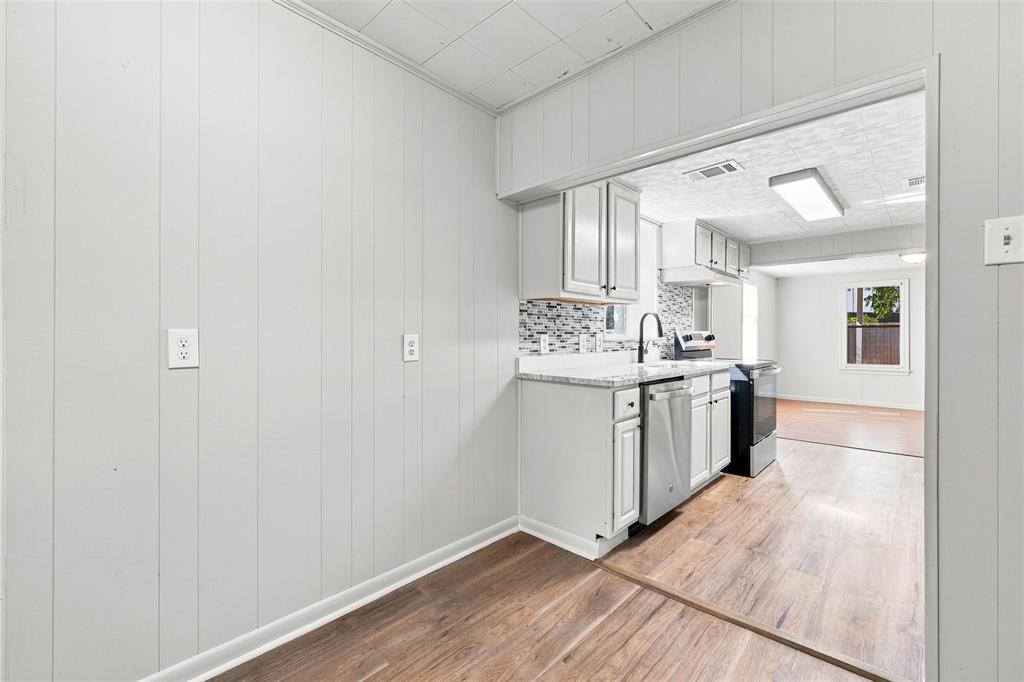 3216 Pewitt Drive Property Photo 6