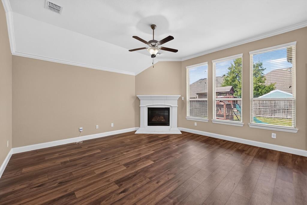 2729 Boulder Creek Street Property Photo 6