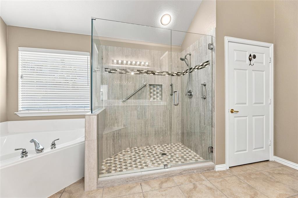452 Long Cove Drive Property Photo 2