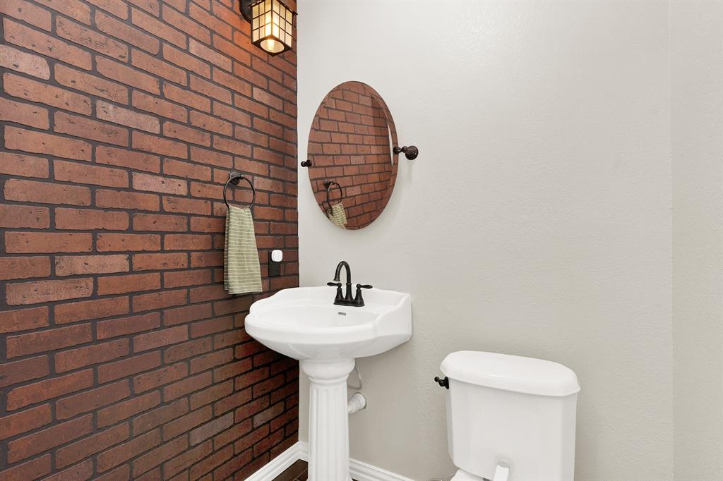 124 Alvarado Oak Drive Property Photo 12