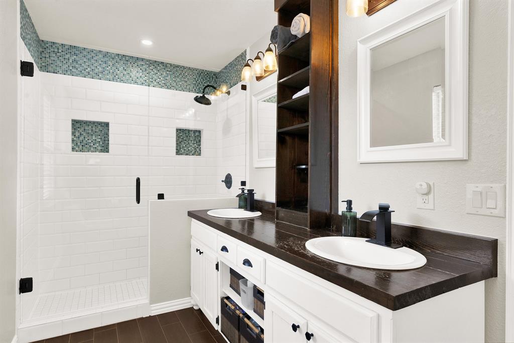 124 Alvarado Oak Drive Property Photo 18