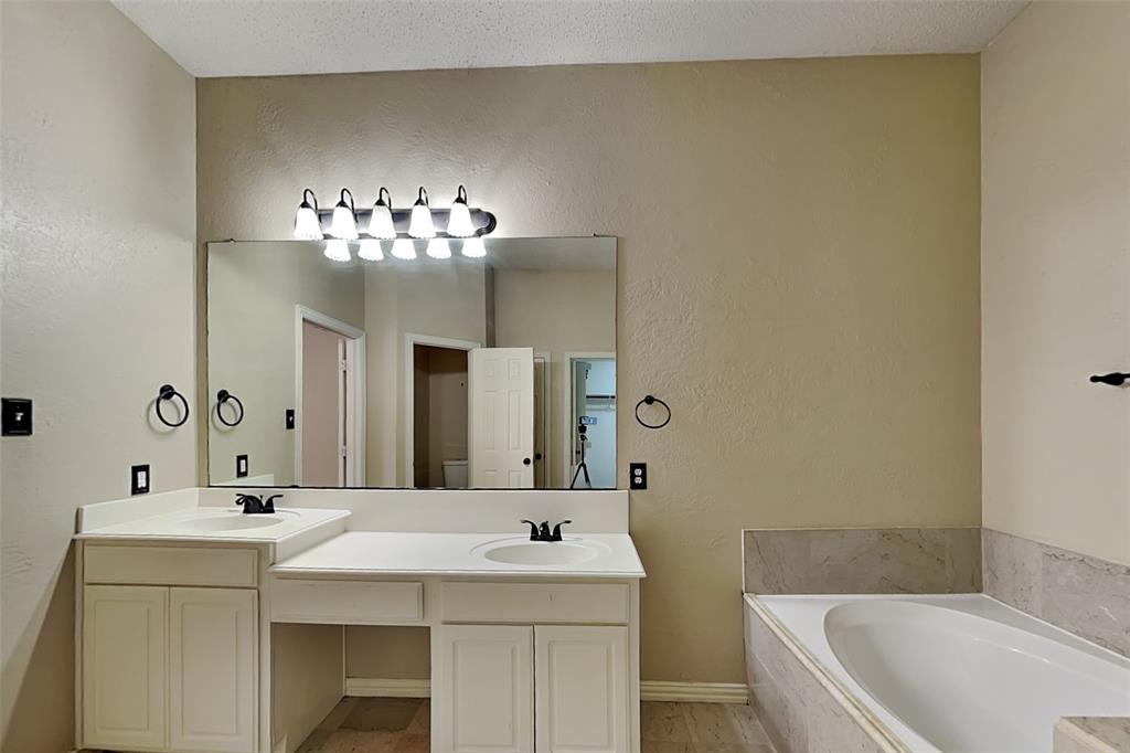 7641 Quiet Meadow Lane Property Photo 11