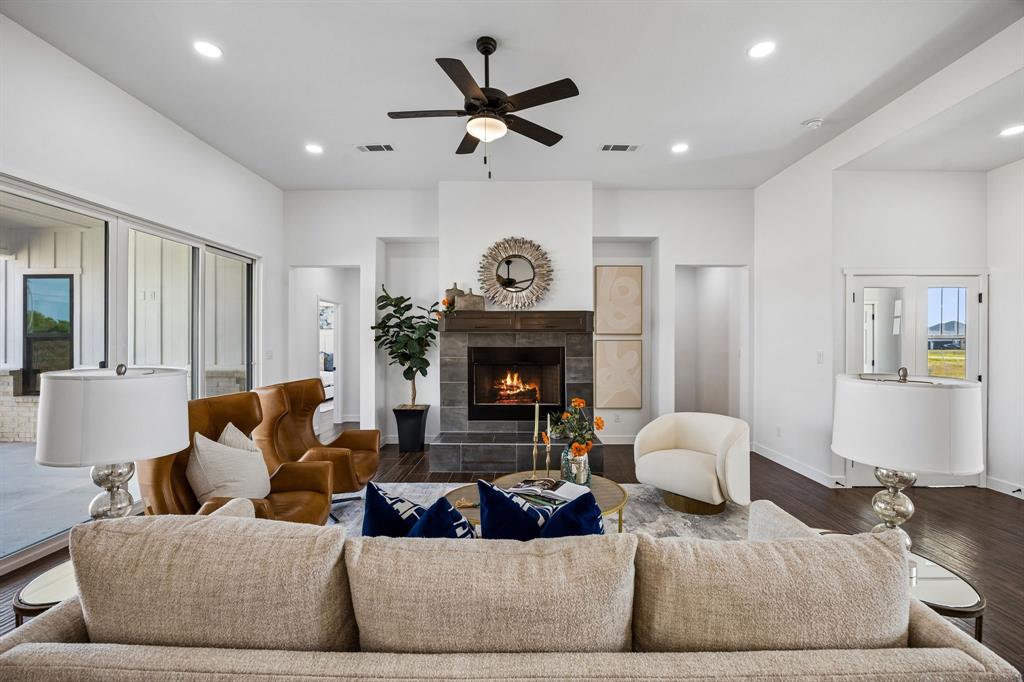 1224 Durham Lane Property Photo 4