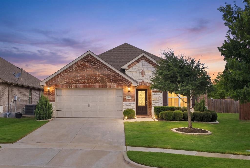 3812 Valachian Circle Property Photo 1