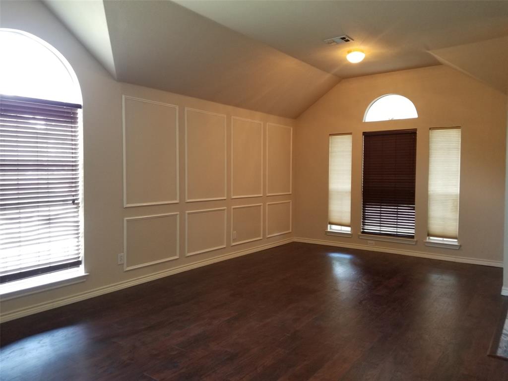 8002 Killarney Lane Property Photo 3