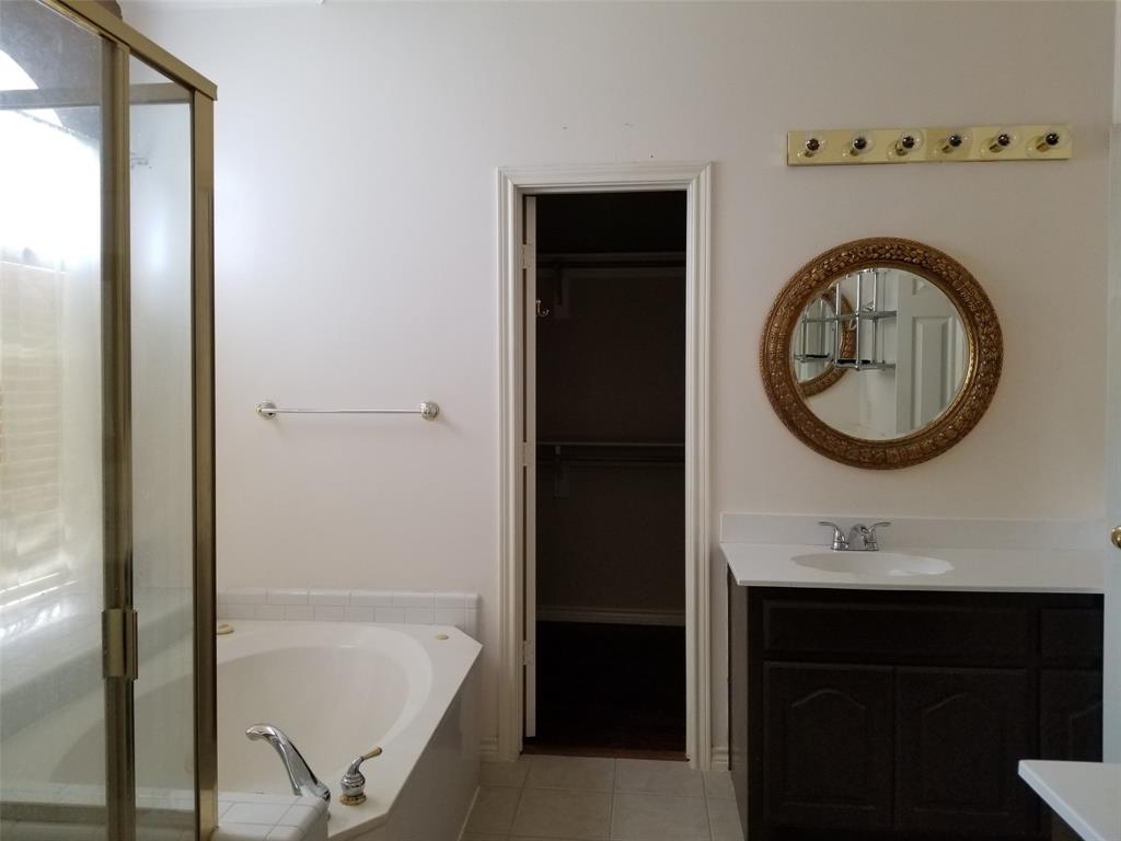 8002 Killarney Lane Property Photo 10