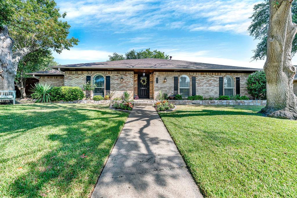 2521 Mollimar Drive Property Photo 1