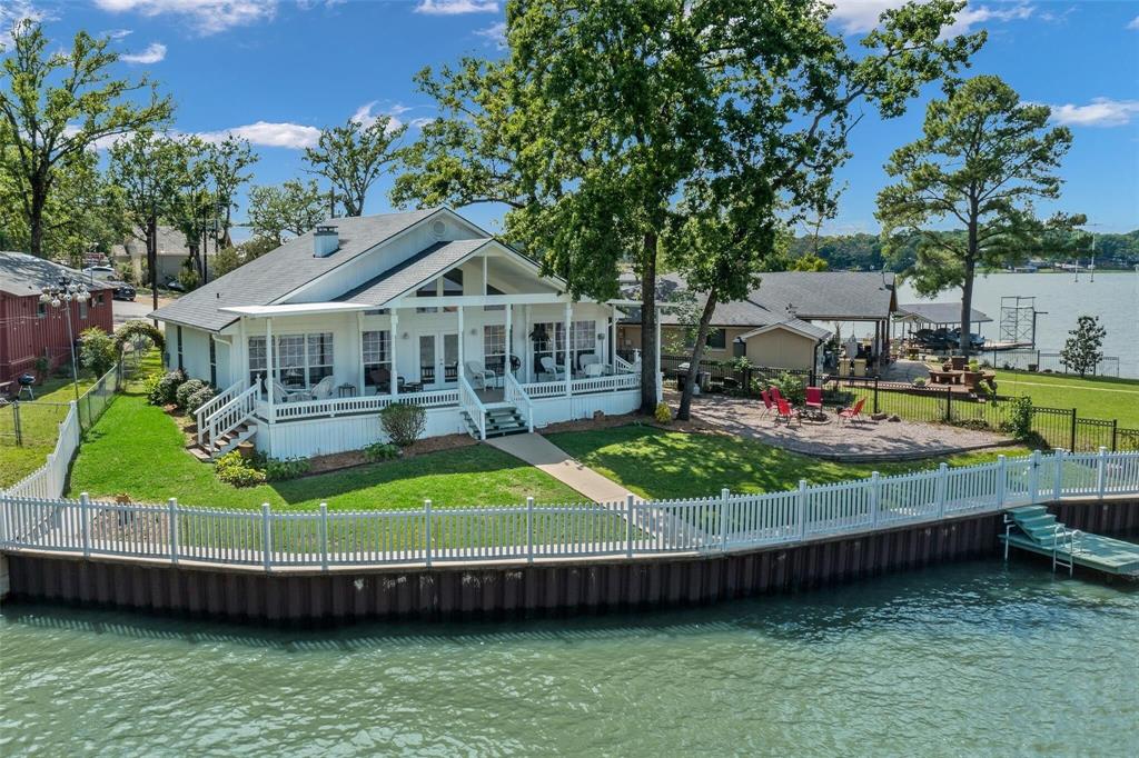 102 Shore Line Drive Property Photo 1