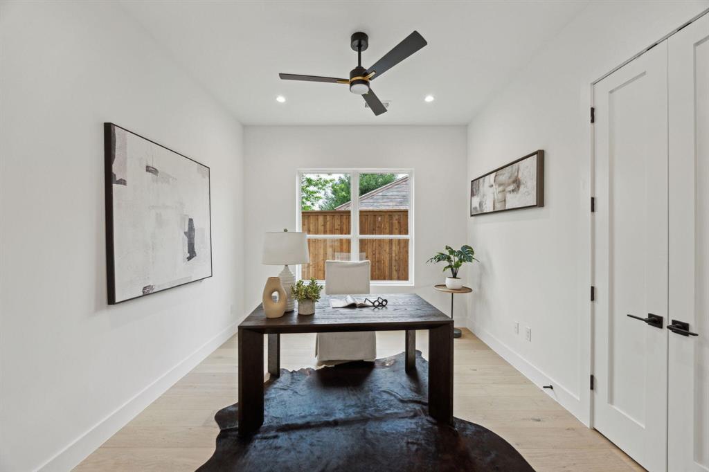 3815 Hawick Lane Property Photo 3