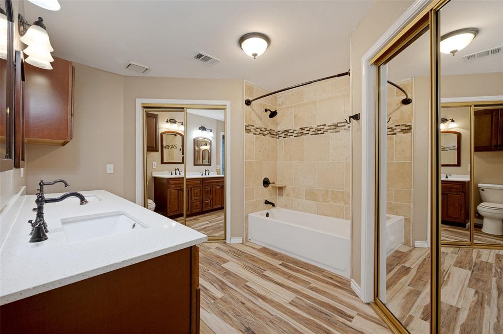 1103 Meadow Creek Drive Property Photo 15