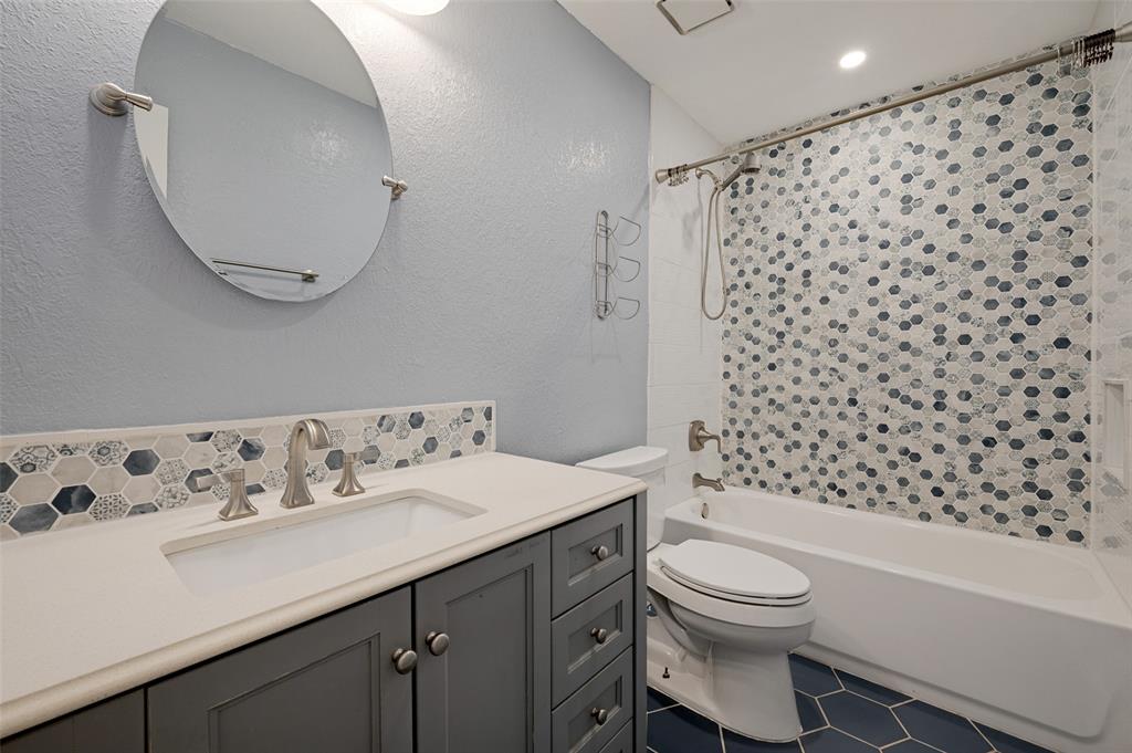 1103 Meadow Creek Drive Property Photo 19