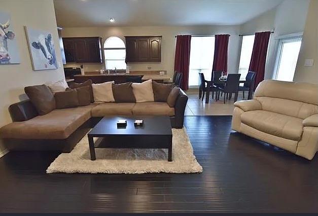 8212 Deer Bluff Lane Property Photo 6