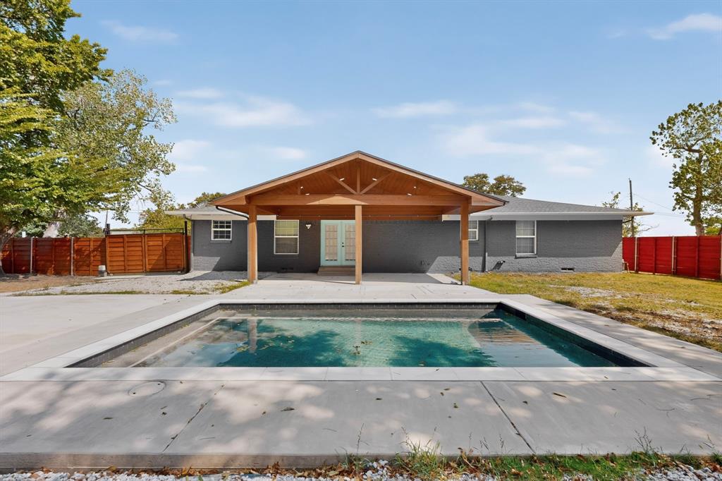 2512 Mcdearmon Street Property Photo 1