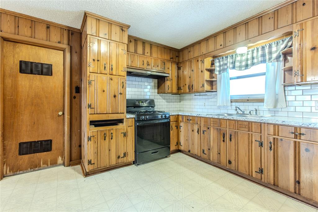 400 Randle Drive Property Photo 6