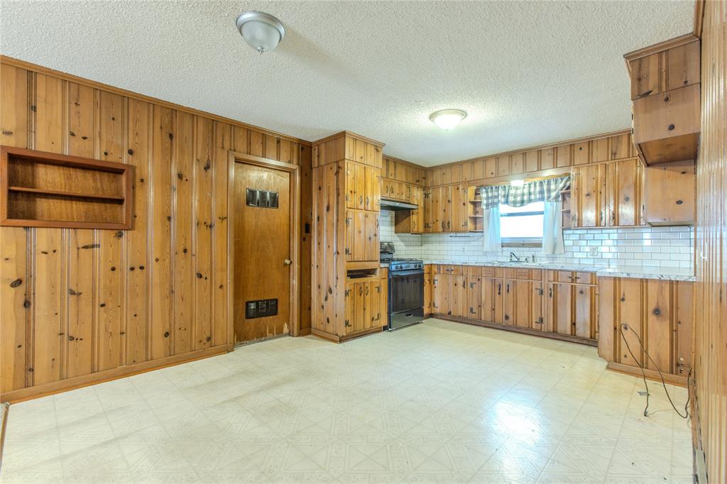400 Randle Drive Property Photo 7