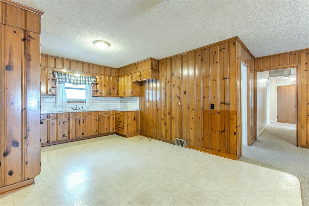 400 Randle Drive Property Photo 9