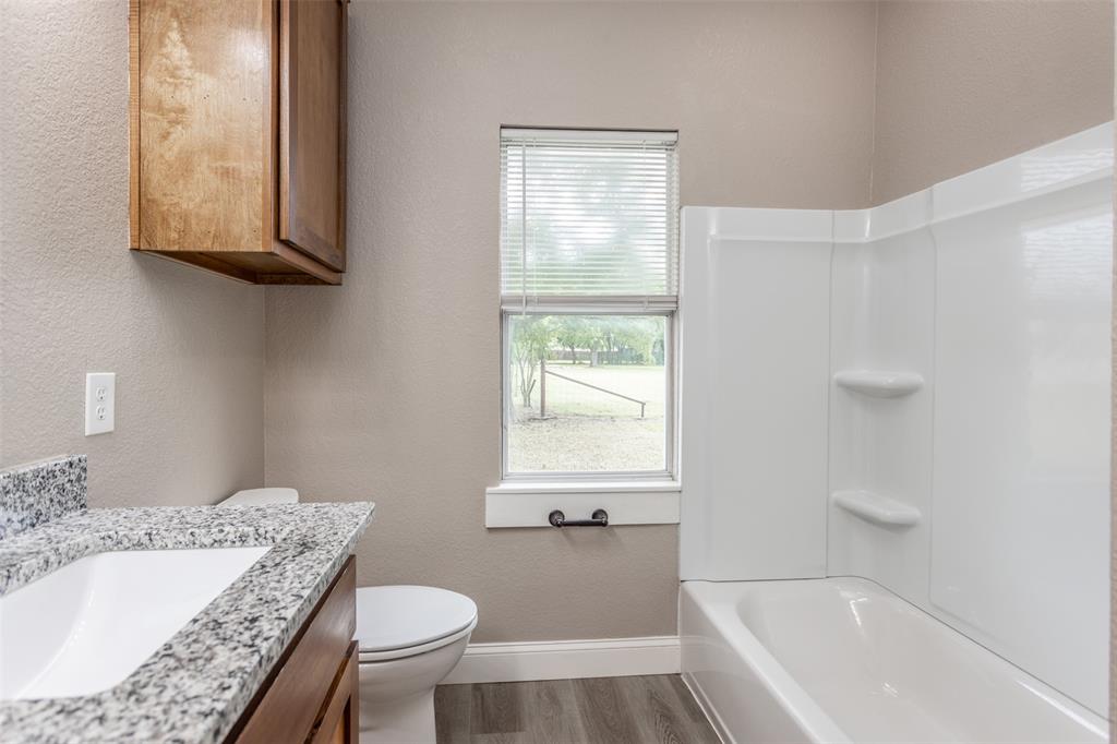 322&410 E Division Street Property Photo 20