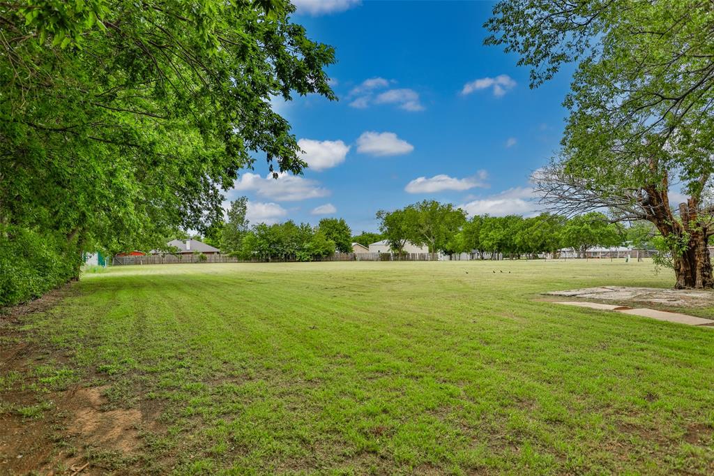 322&410 E Division Street Property Photo 22