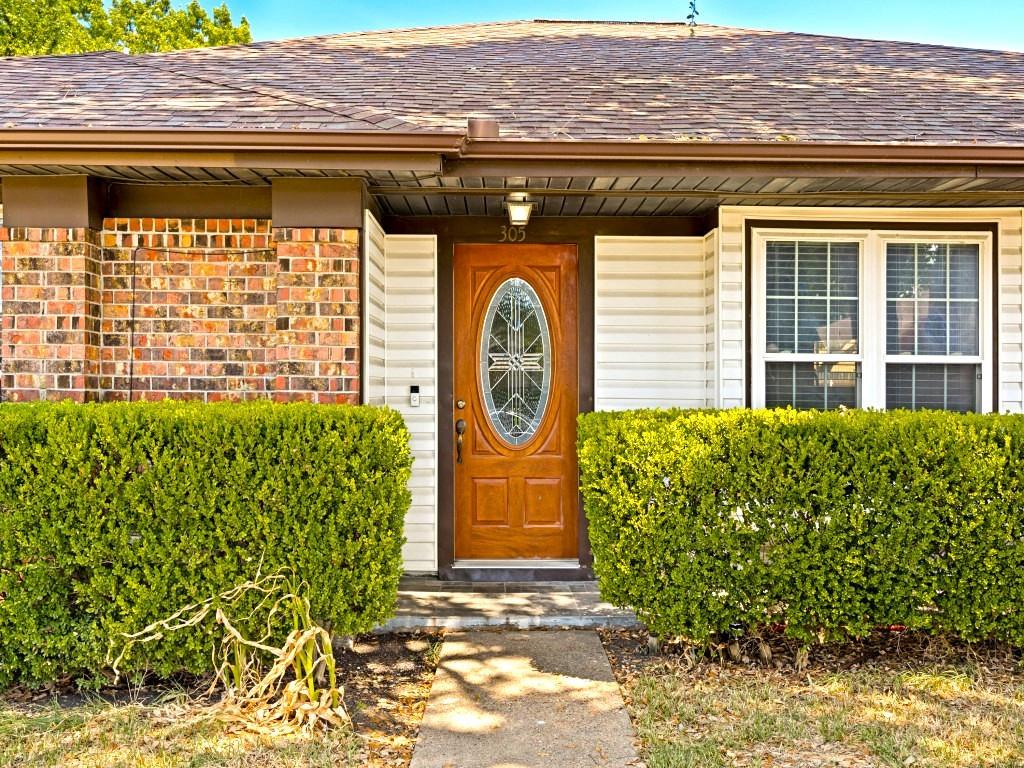 305 Jessica Drive Property Photo 2