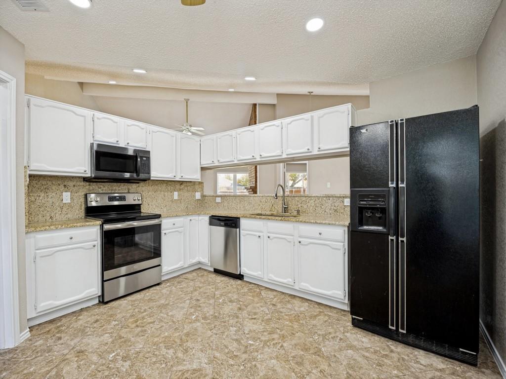 305 Jessica Drive Property Photo 6