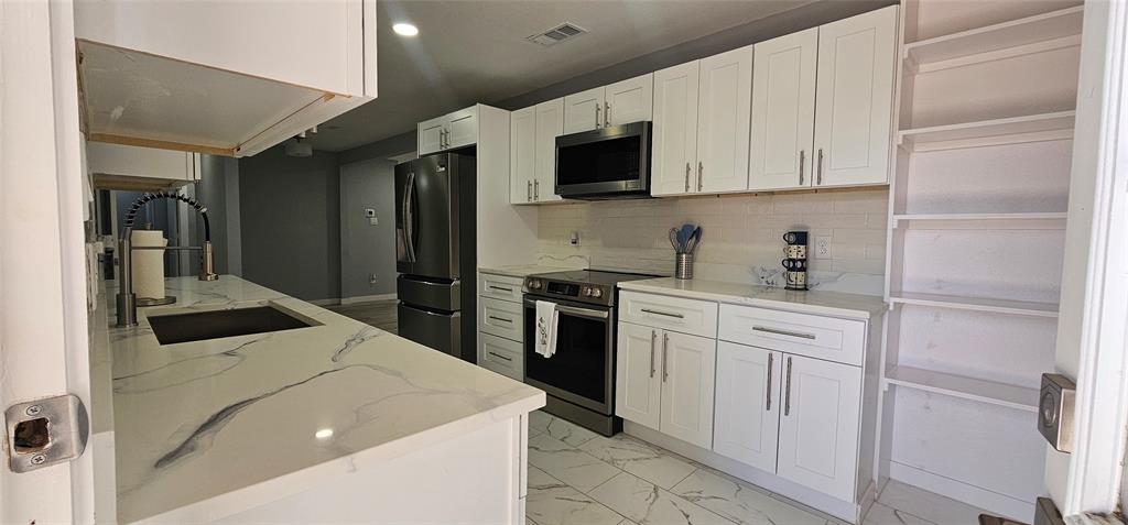 1712 Cascade Property Photo 3