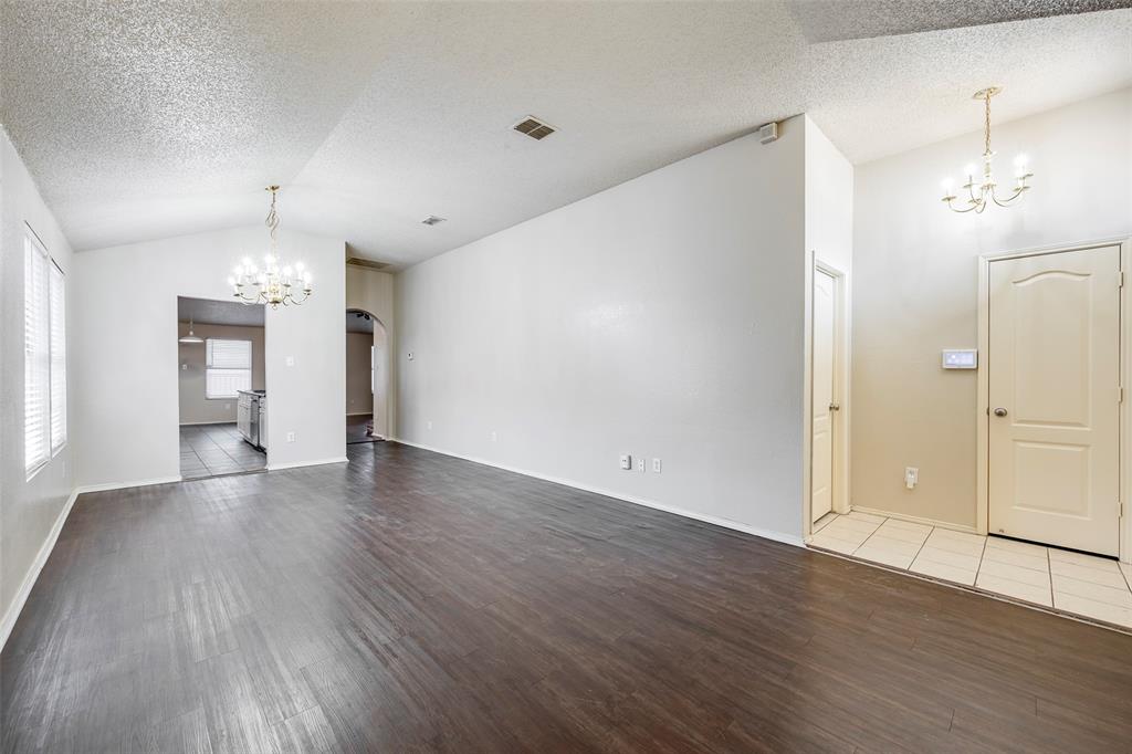 810 Engleside Drive Property Photo 3