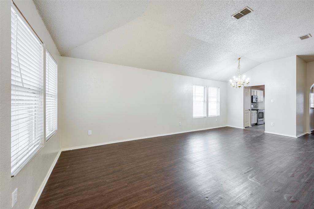 810 Engleside Drive Property Photo 4