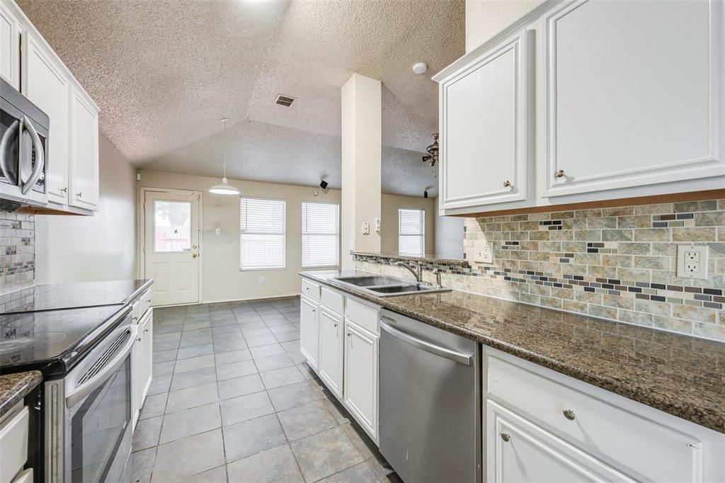810 Engleside Drive Property Photo 9