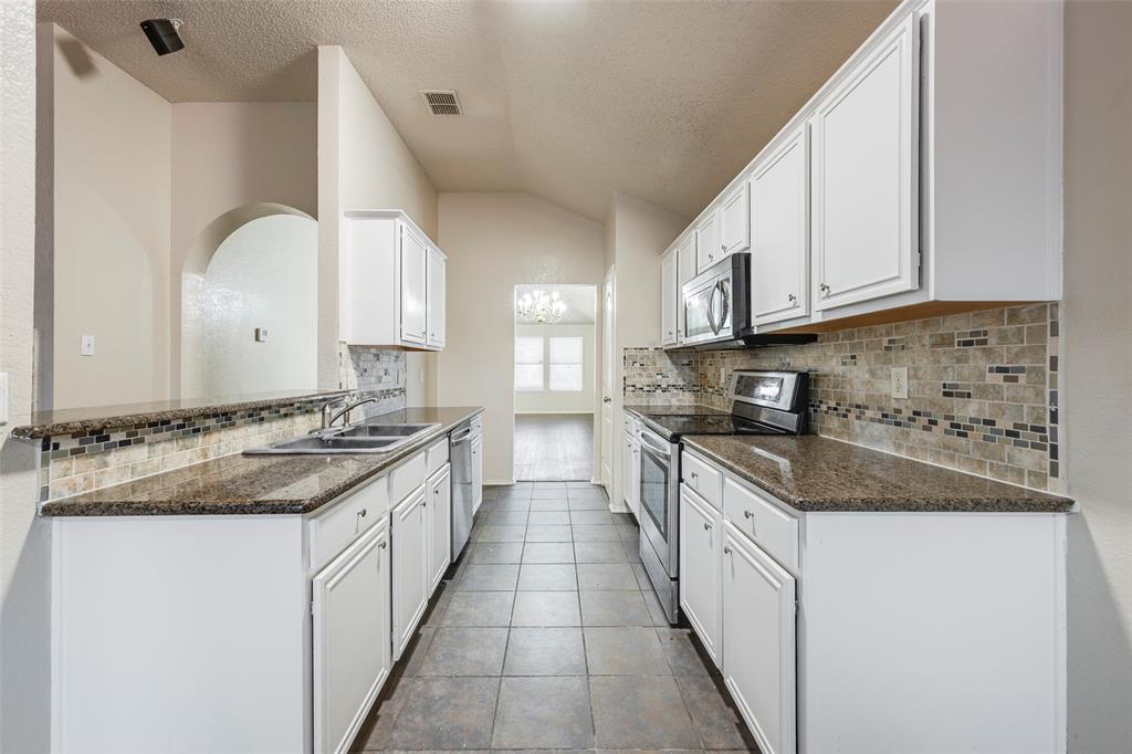 810 Engleside Drive Property Photo 10