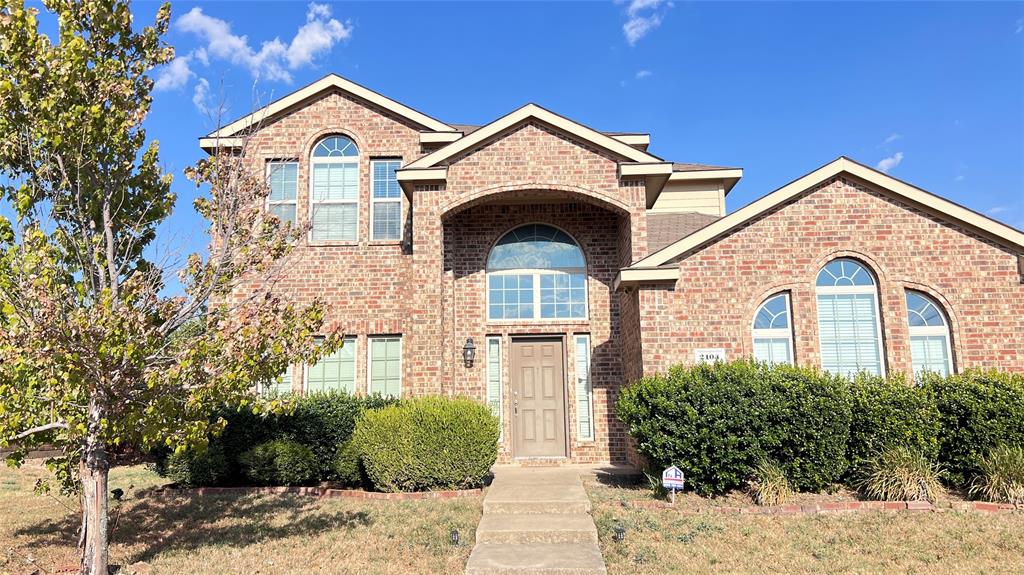 2104 Stonewood Drive Property Photo 1