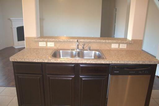 2104 Stonewood Drive Property Photo 4