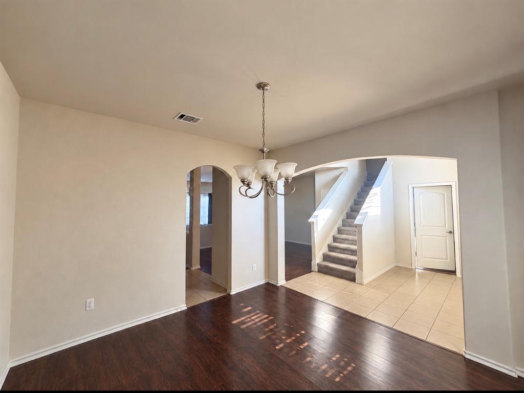 2104 Stonewood Drive Property Photo 6