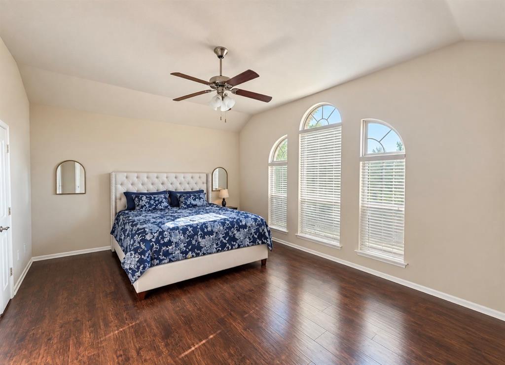 2104 Stonewood Drive Property Photo 8