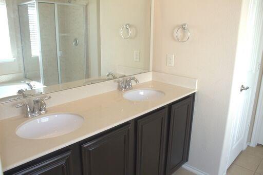 2104 Stonewood Drive Property Photo 10