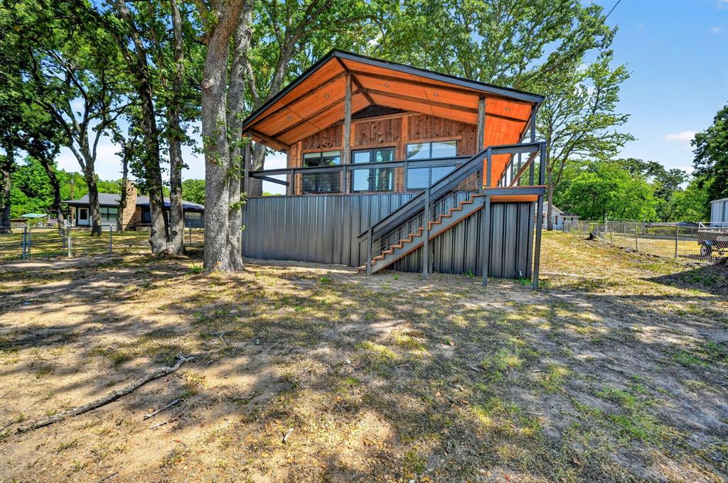 9466 Lakeland Loop Property Photo 1