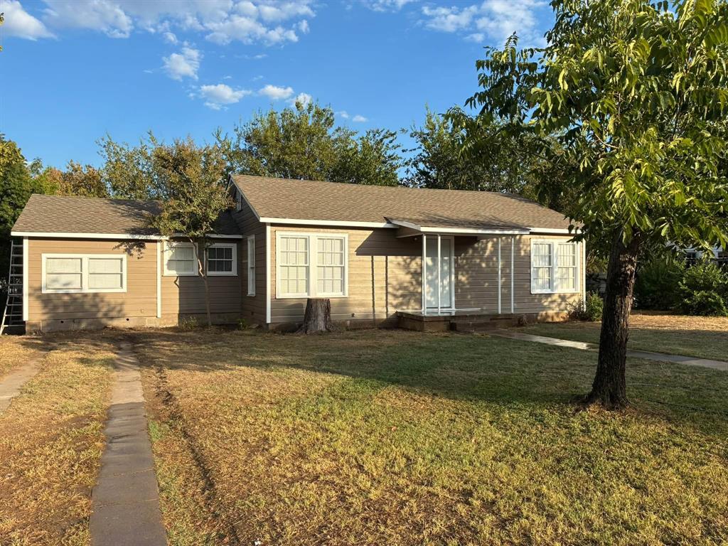 1102 La Monte Drive Property Photo 1