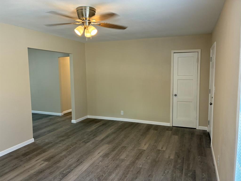 1102 La Monte Drive Property Photo 4